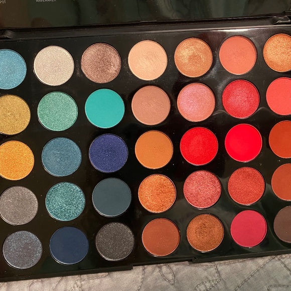 Morphe Hot Spot 35H Palette - Picture 1 of 5